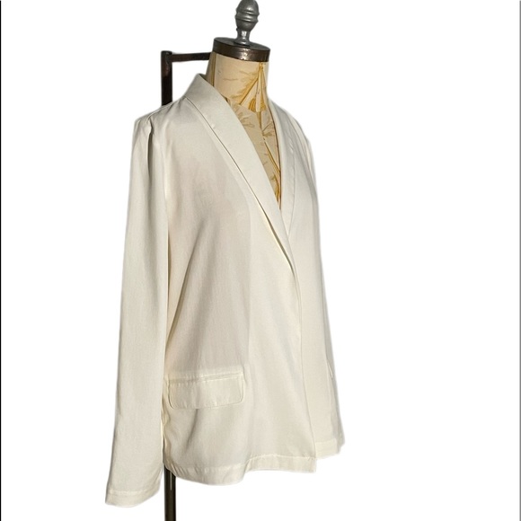 Chelsea 28 ivory blazer - Picture 2 of 7